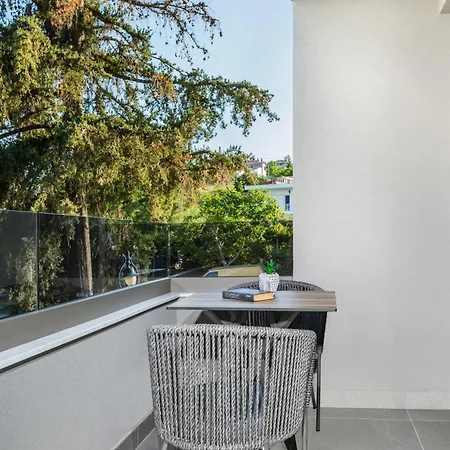 Luuks Luxury Chaniotis