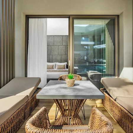 Luuks Luxury Апартхотел
