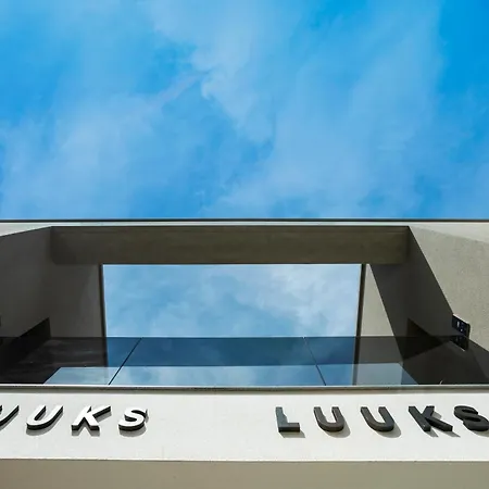 Luuks Luxury Апартхотел