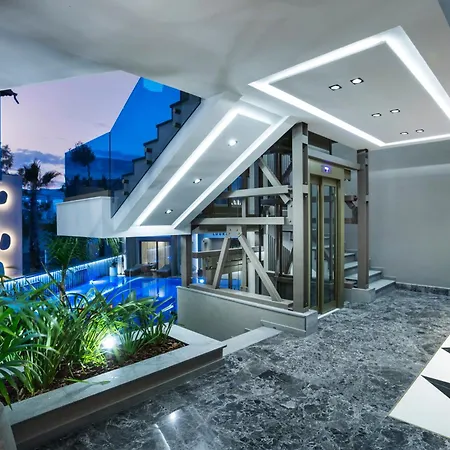 Luuks Luxury Ξενοδοχείο με διαμερίσματα 4*