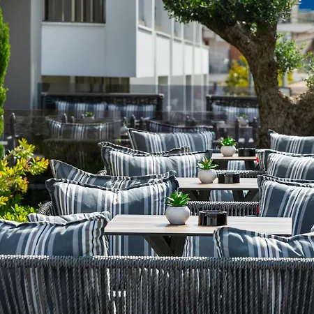 Luuks Luxury Aparthotel