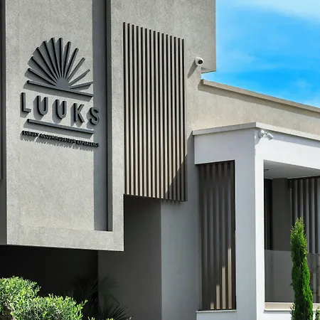 Luuks Luxury Hotel de apartamente Hanioti