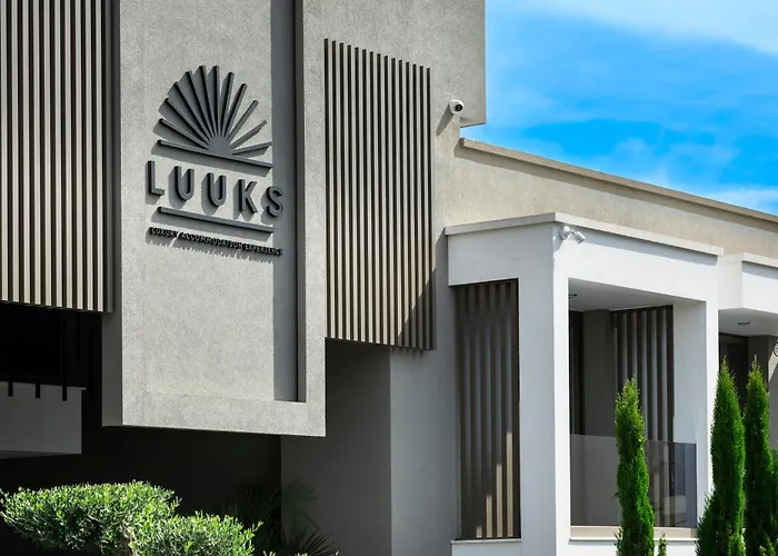 Luuks Luxury Aparthotel Chanioti